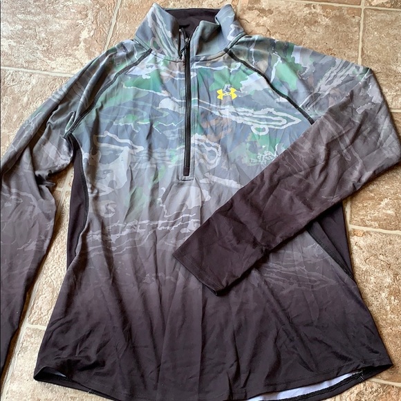 Women’s Under Armour Camo 1/2 zip pullover - Picture 2 of 6